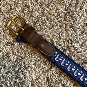Vineyard vines belt